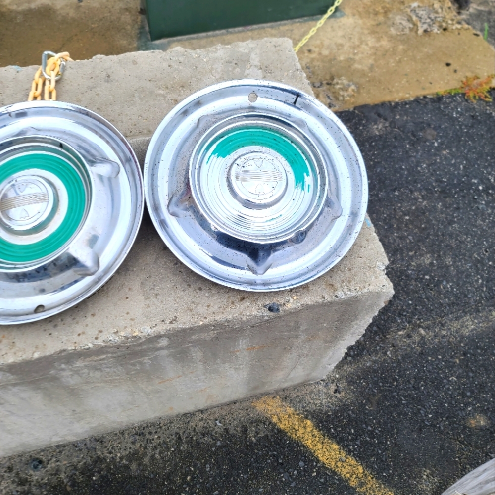 1958 Pontiac oldsmobile hubcaps